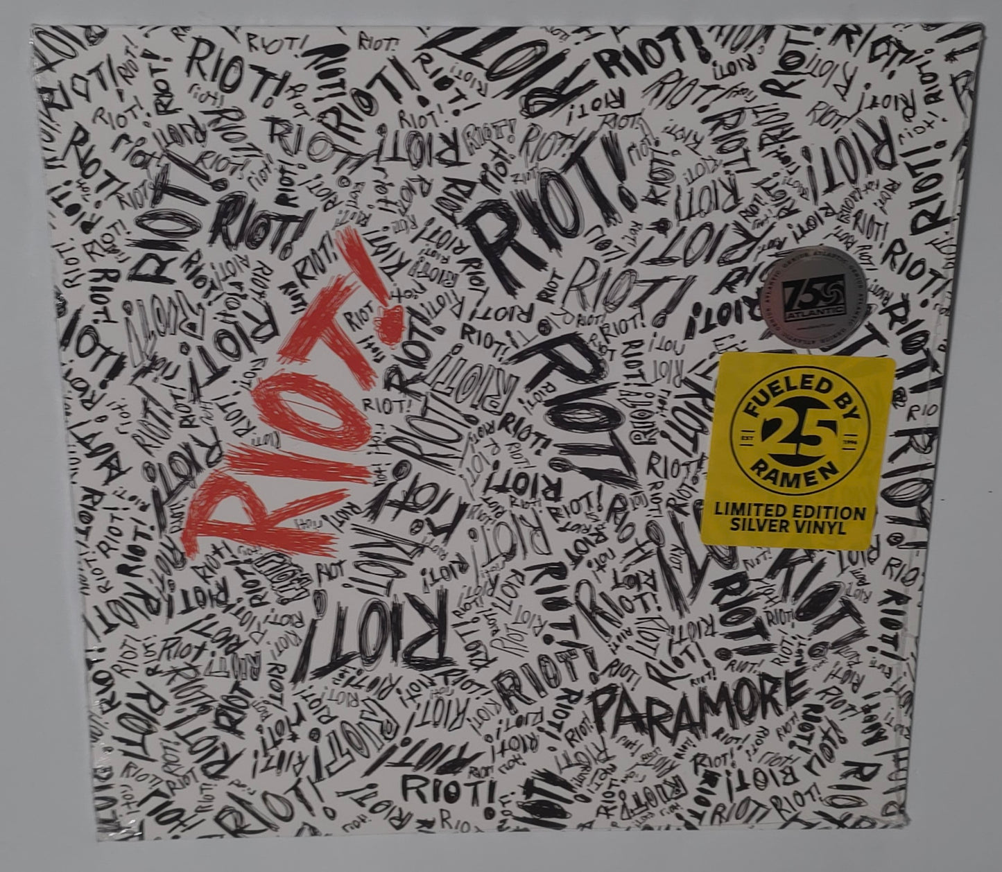 Paramore – Riot! (2021 Reissue) (Limited Edition Silver Colour Vinyl LP)