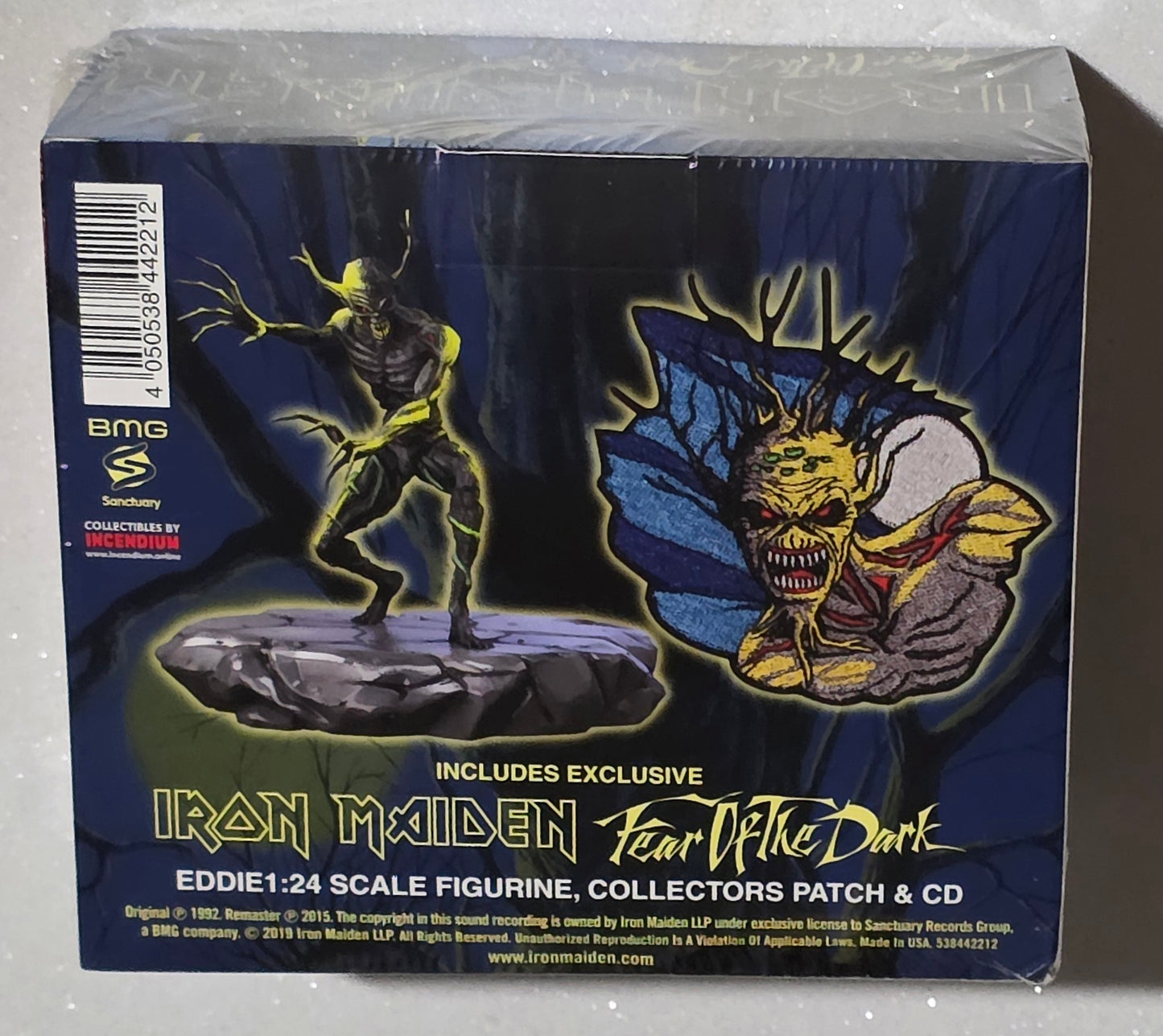 Iron Maiden ‎– Fear Of The Dark (2019 Reissue) (Deluxe Edition Boxset CD with Figurine + Patch)