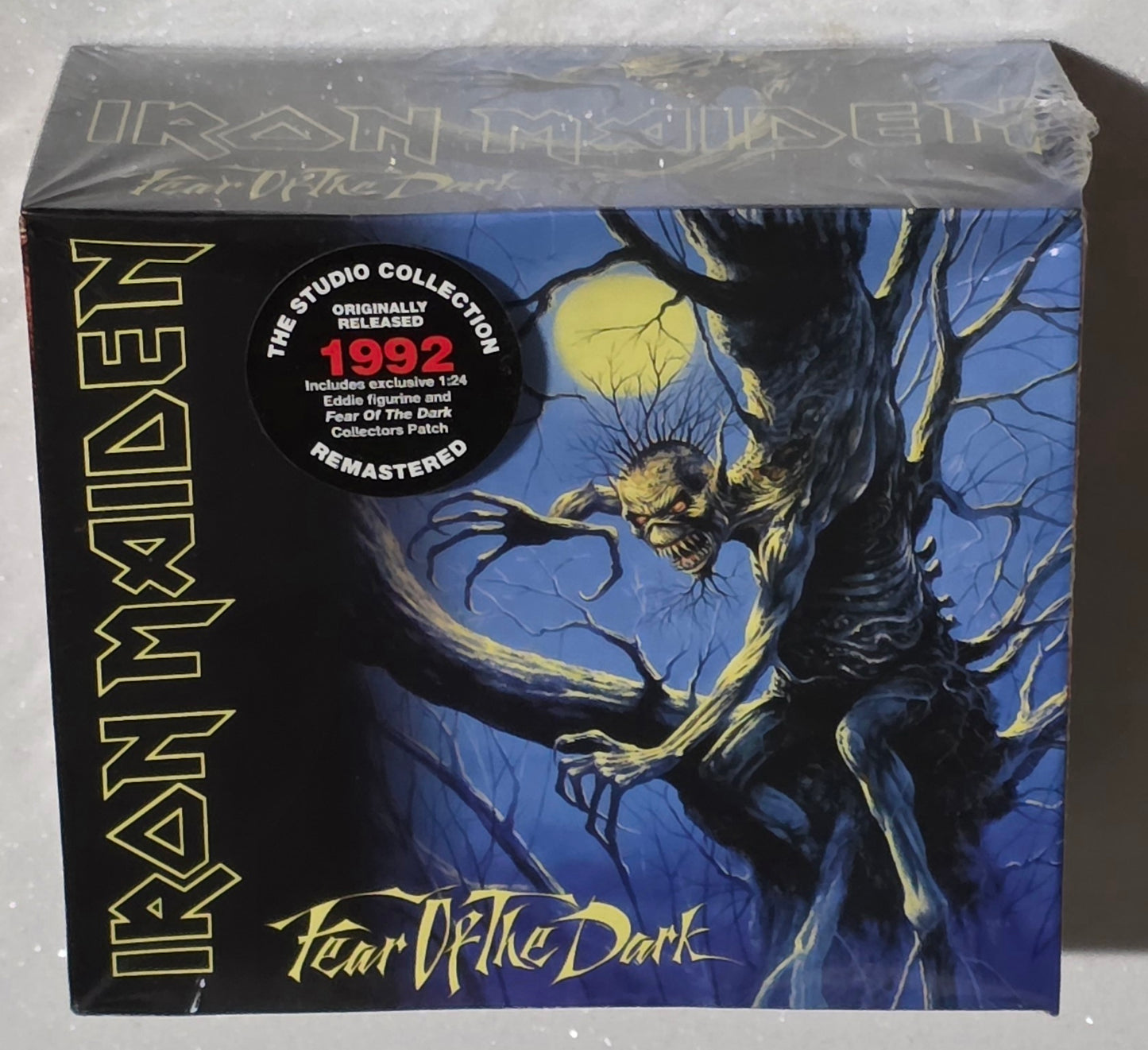 Iron Maiden ‎– Fear Of The Dark (2019 Reissue) (Deluxe Edition Boxset CD with Figurine + Patch)