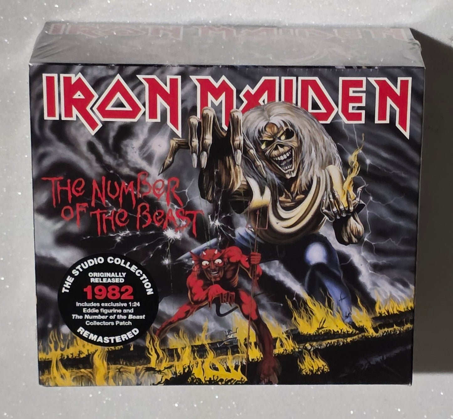 Iron Maiden ‎– The Number Of The Beast (2018 Reissue) (Deluxe Edition Boxset CD with Figurine + Patch)