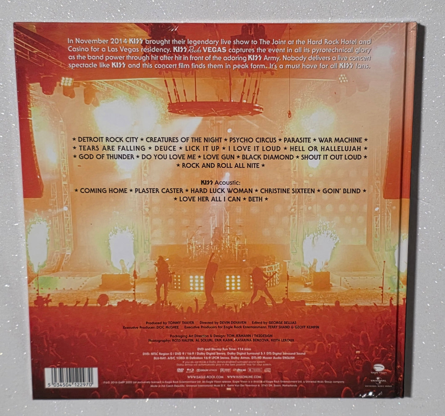 Kiss – Kiss Rocks Vegas (Deluxe Edition) (2016) (Limited Edition Book + Bluray + 2CD + DVD)