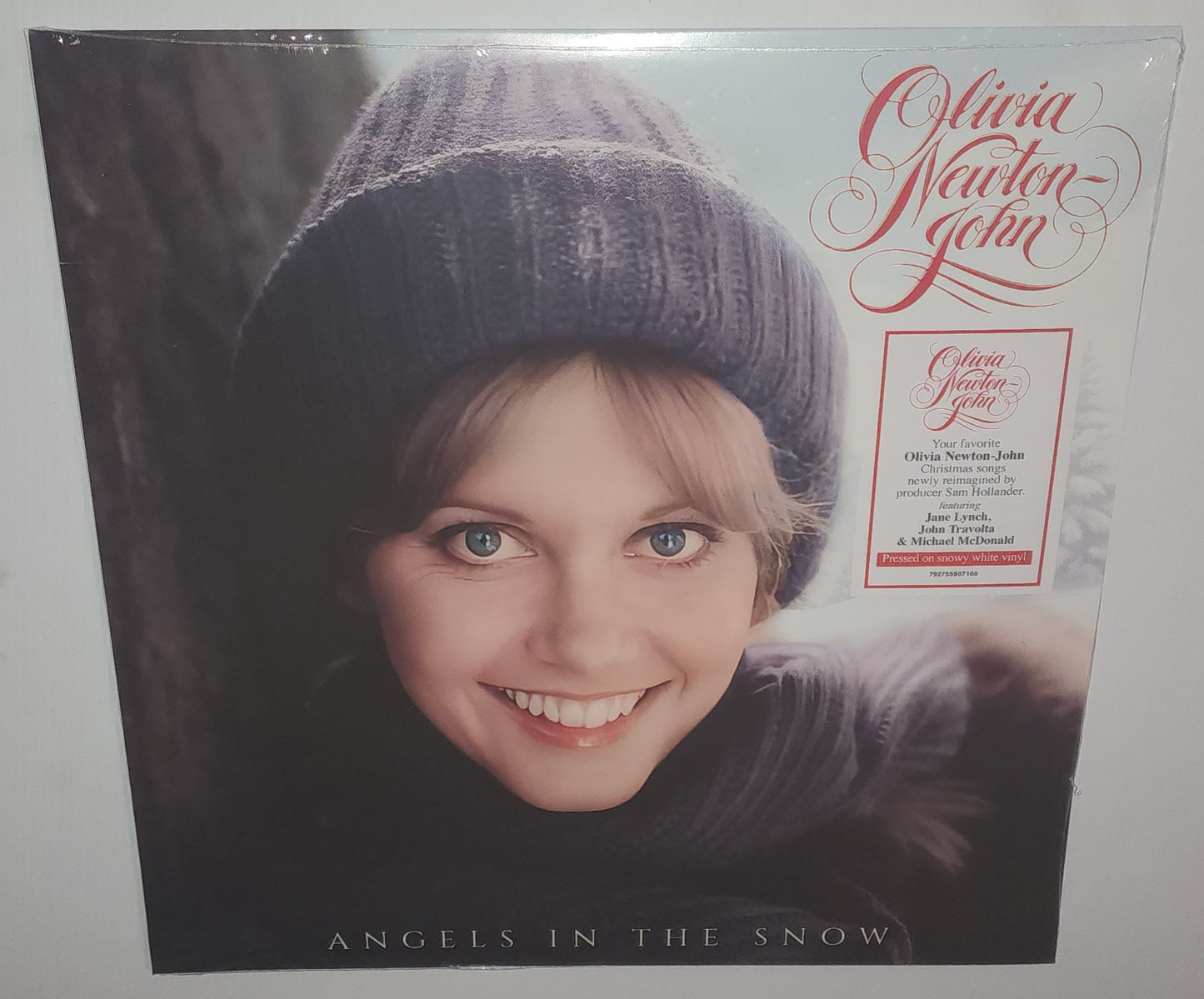 Olivia Newton-John – Angels In The Snow (2024) (Limited Edition White Colour Vinyl LP)