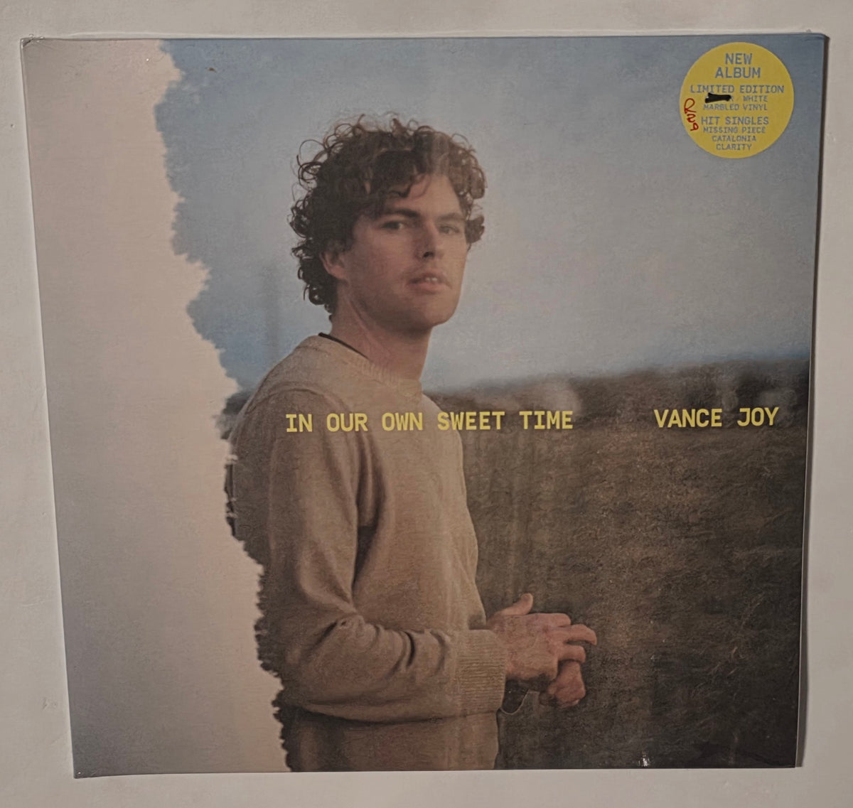 Vance Joy – In Our Own Sweet Time (2022) (Limited Edition Red / White Marble Colour Vinyl LP)